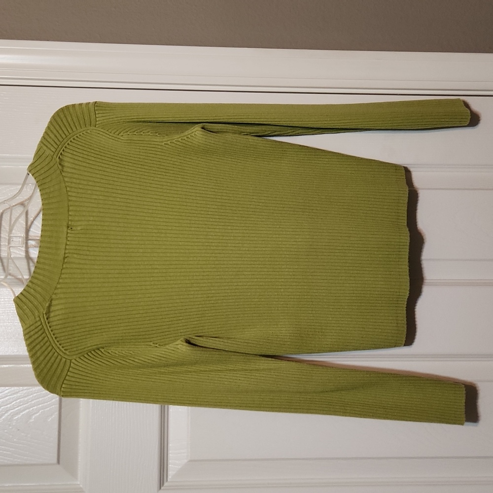 Sweater - Picture 2 of 5